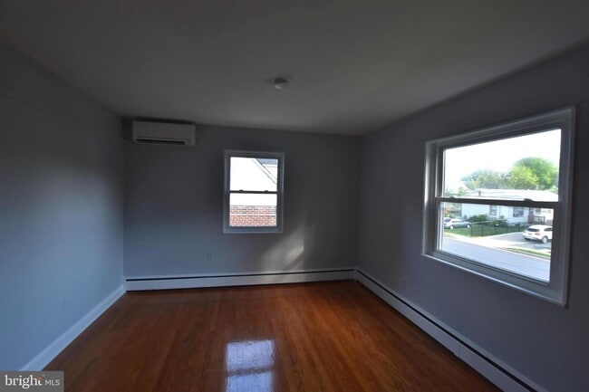 Building Photo - 335 Talbott Ave