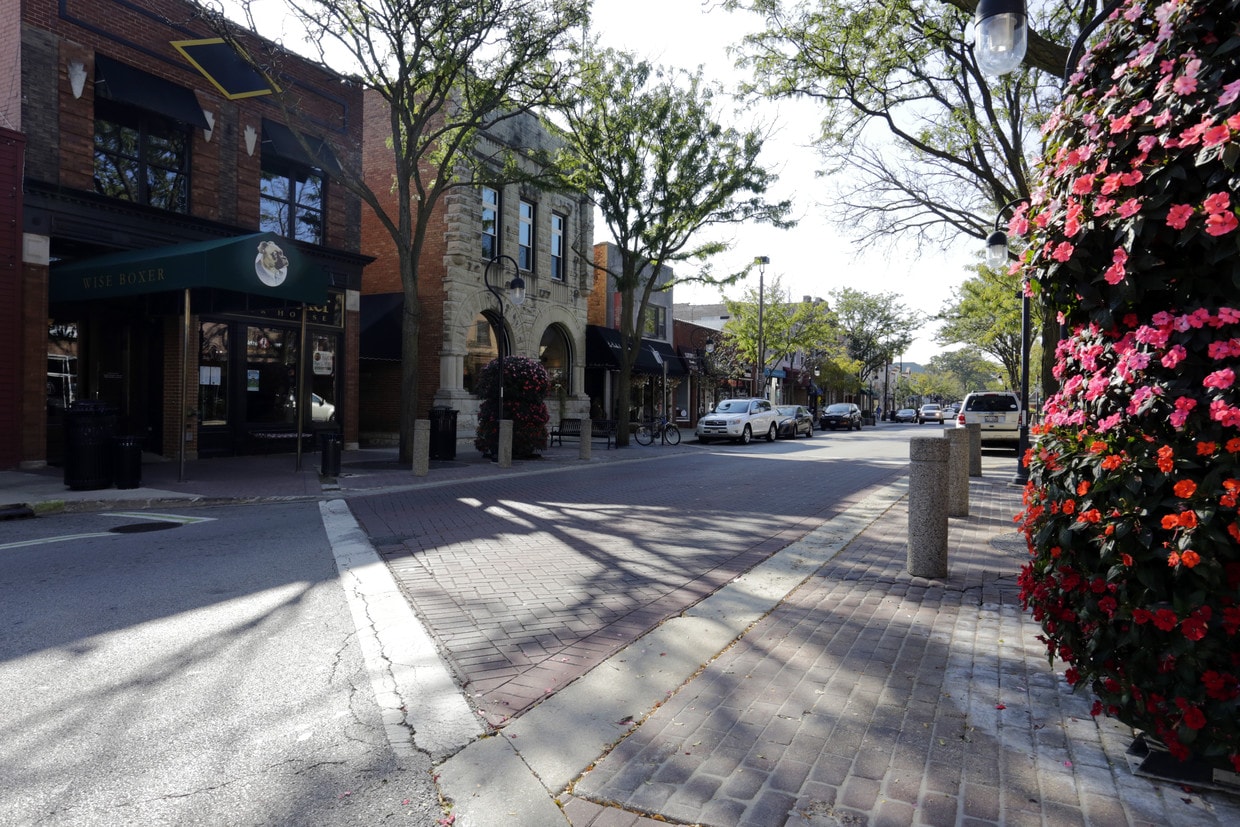The Towers at Four Lakes Rentals Lisle, IL