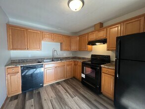 Building Photo - 110 1/2 6th Ave SE Building Photo - 110 1/2 6th Ave SE