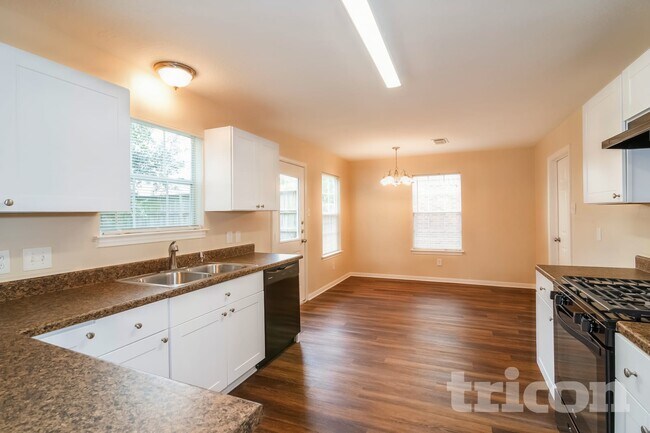 Foto del edificio - 3703 Bent Springs Ln