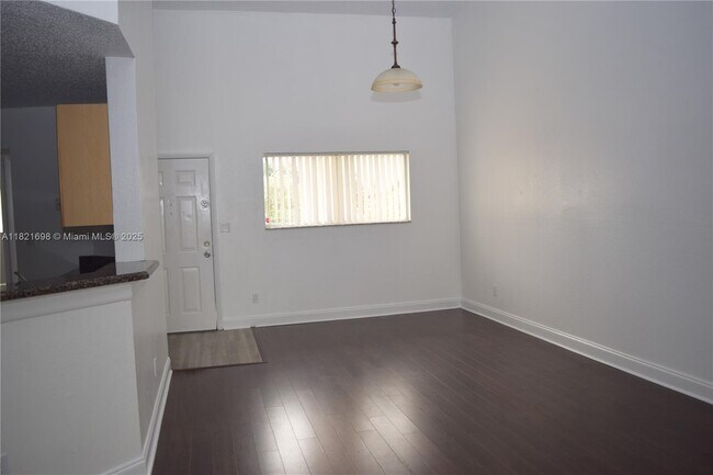 Foto del edificio - 3413 NW 44th St