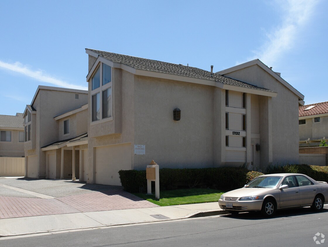 17132 Lynn St, Huntington Beach, CA 92649 Apartments 17132 Lynn St