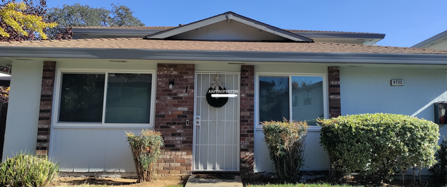 Foto del edificio - 4722 Greenholme Dr