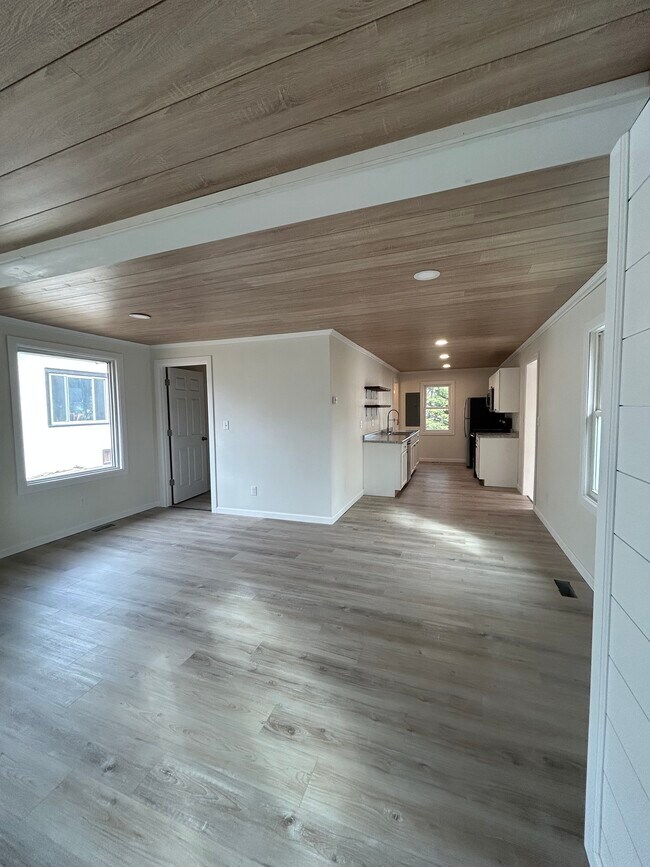 Foto del edificio - 1012 E 5th Ave