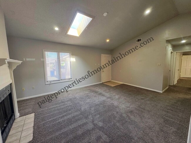 Building Photo - 605 Cooper Estates Dr