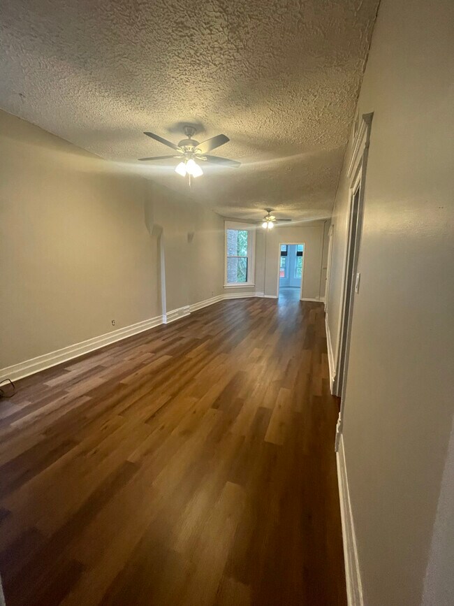 Living Room/Dinning Room - 4723 S Champlain Ave