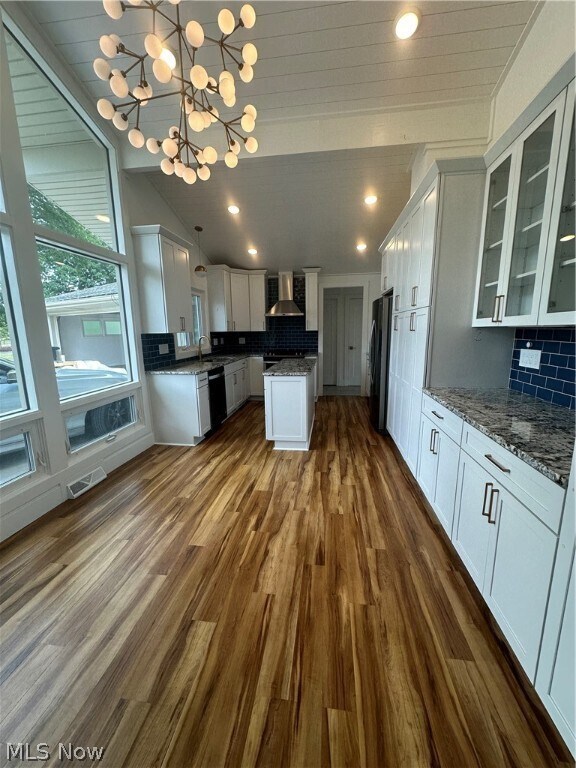 Foto del edificio - 24500 Albert Ln