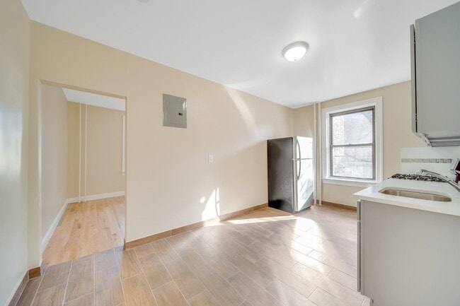 Building Photo - 523-525 34th St