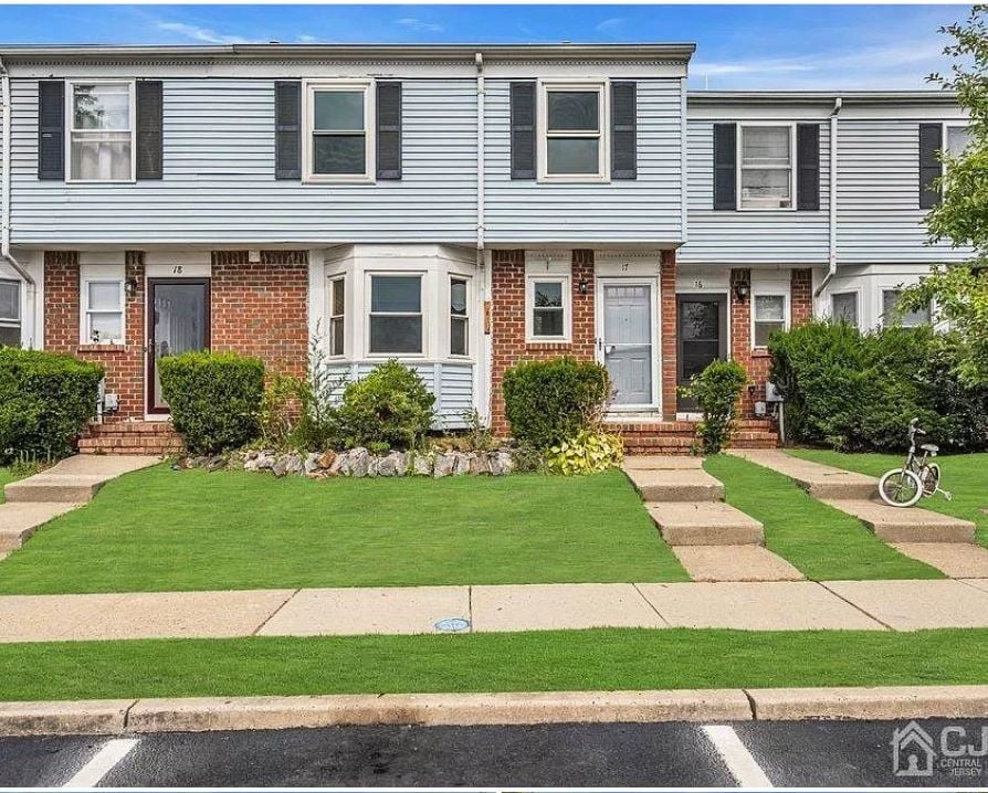 17 Begonia Ct, Sayreville, NJ 08872 Townhome Rentals in Sayreville NJ
