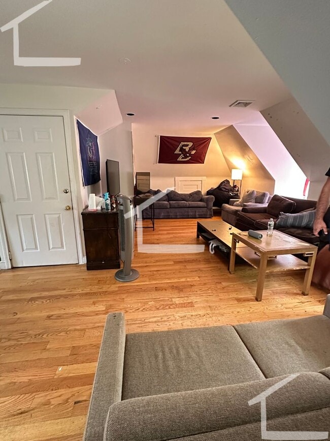Building Photo - Room Rentals! Cleveland Circle 4-Bed by th...