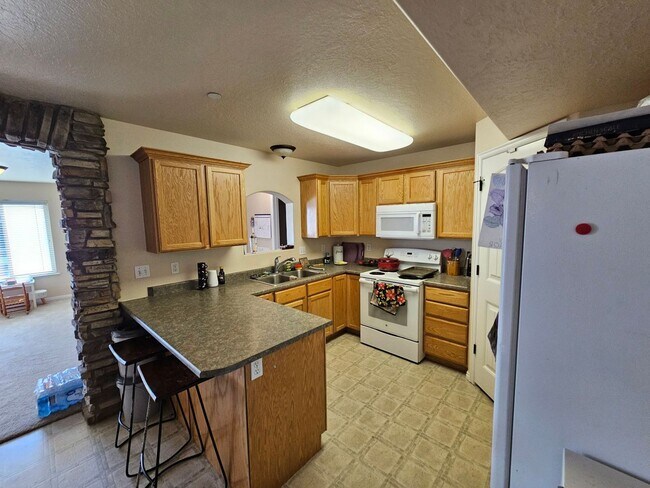 Building Photo - 3 Bedroom Condo in Eagle Mountain for Rent!
