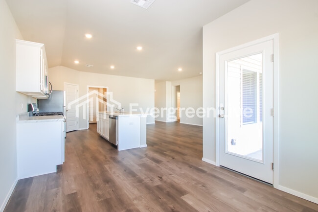 Building Photo - 1100 W Lawton Rd