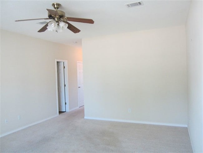 Building Photo - 2 br, 2.5 bath Condo - Wellington Court Co...