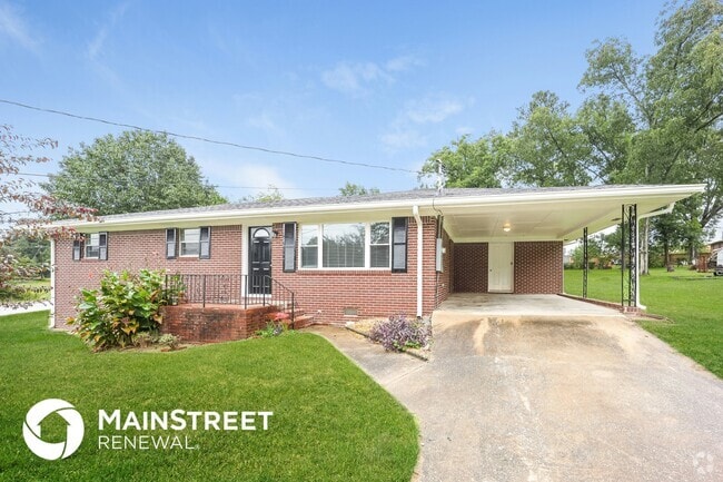 Building Photo - 600 Emerald Dr