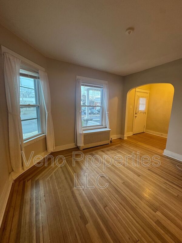 Foto del edificio - 305 Altamont Ave