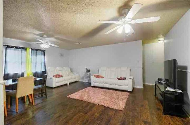 Building Photo - 206 Sunset Dr