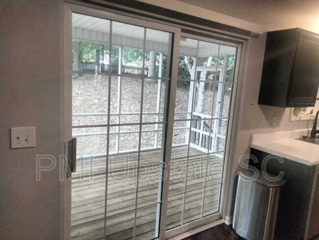 Foto del edificio - 102 Waterton Way