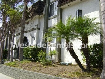 Foto principal - 1281 W Rosecrans Ave