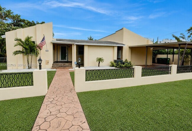 Building Photo - 6790 SW 54th St
