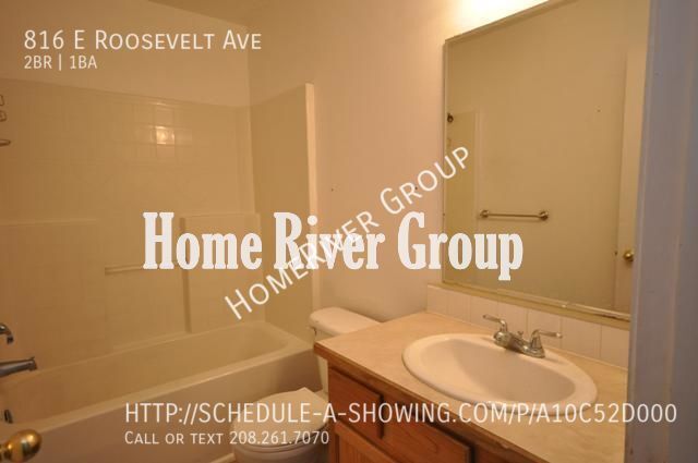 Building Photo - Quaint 2-Bedroom/1-Bath Townhome in Nampa!