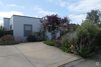 Building Photo - 38 Hawthorne Ave