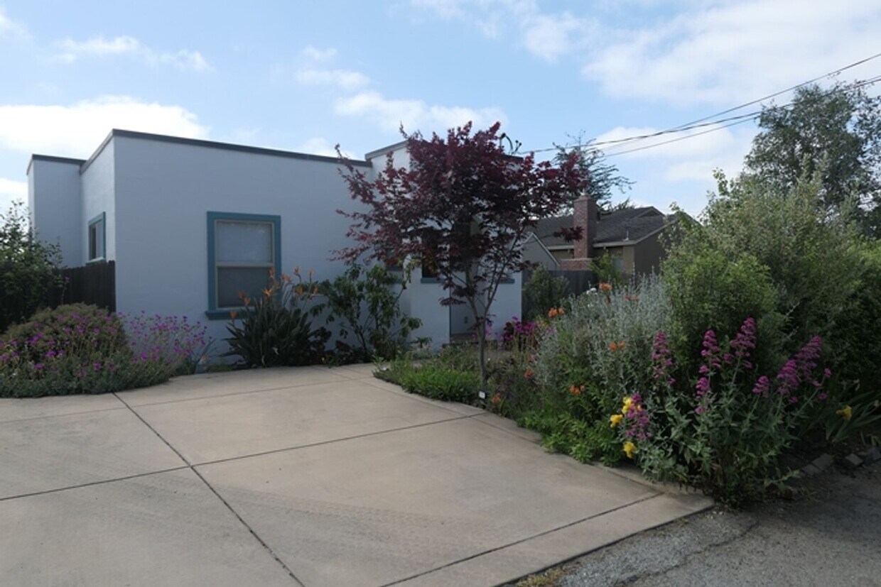 Primary Photo - 38 Hawthorne Ave