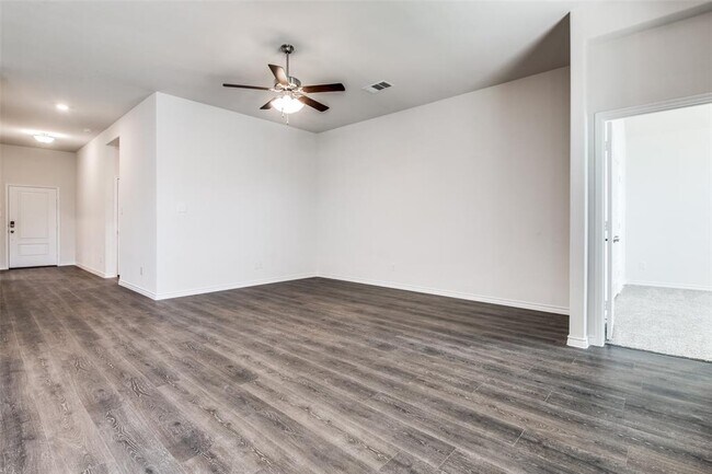 Building Photo - 909 Cobalt Dr