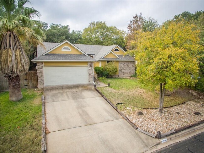 Building Photo - 1605 Garnaas Dr