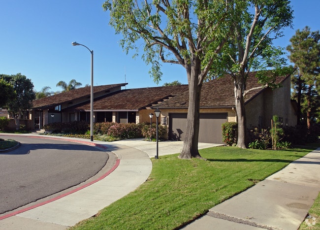 Building Photo - 2561 Madera Circle