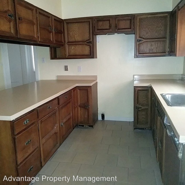 Foto del edificio - 3 br, 1 bath House - 105 S. Parkway E.