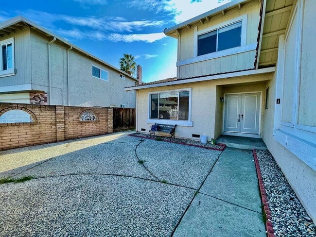 Building Photo - 837 Cape Trinity Pl
