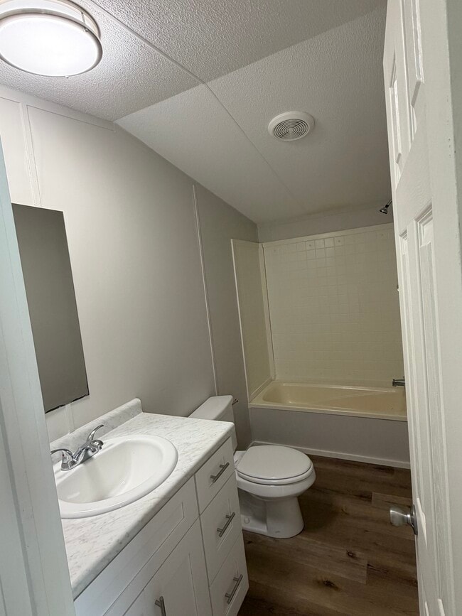 Foto del edificio - 3 bed 2 bath Collins GA
