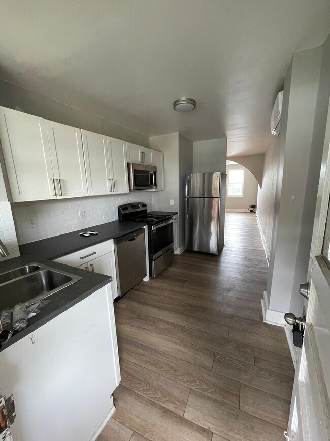 Foto del edificio - 1706 Realty Ave