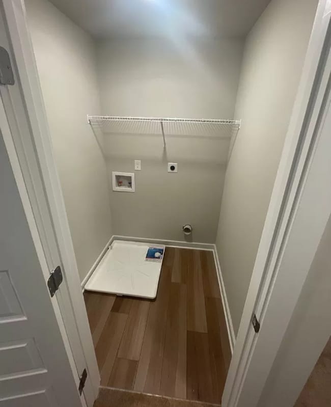 Building Photo - 3 Bedroom/2.5 Bathroom Home Located in The...