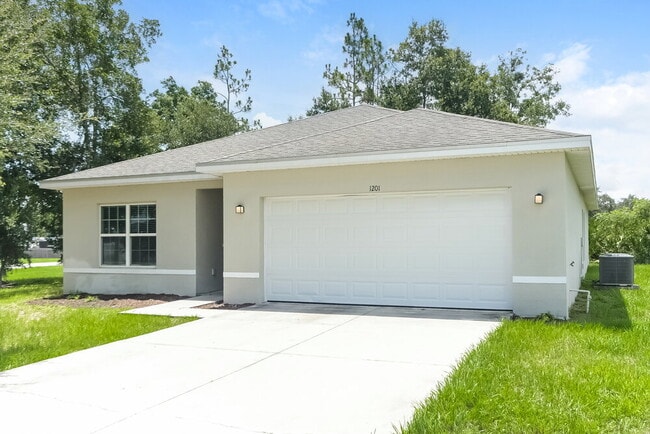 Building Photo - 1201 Croydon Cir