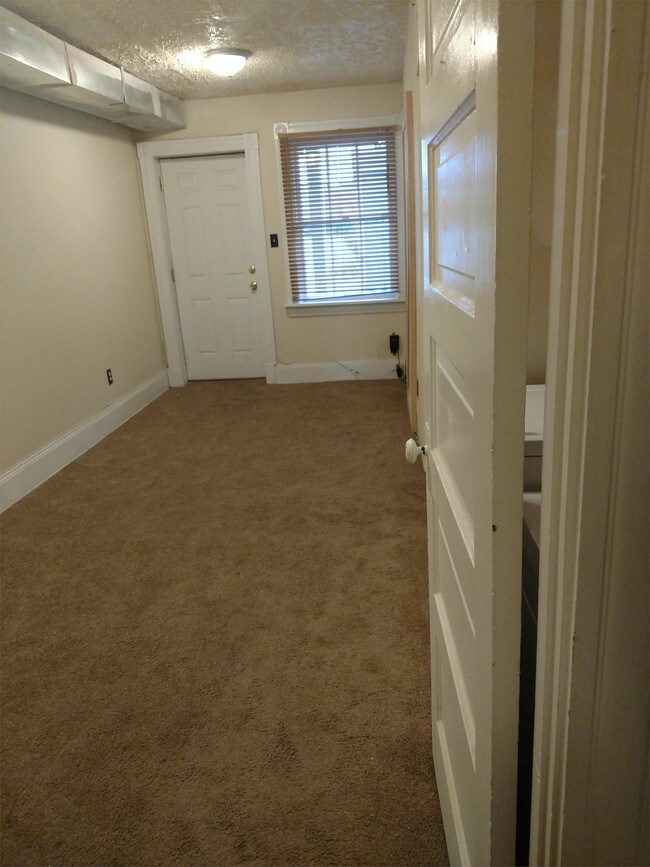 Building Photo - 3157 Ellwood Ave