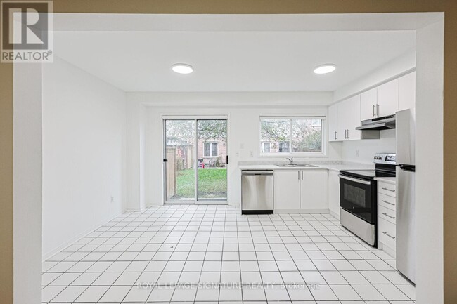 Building Photo - 3 Pleasantview Ave