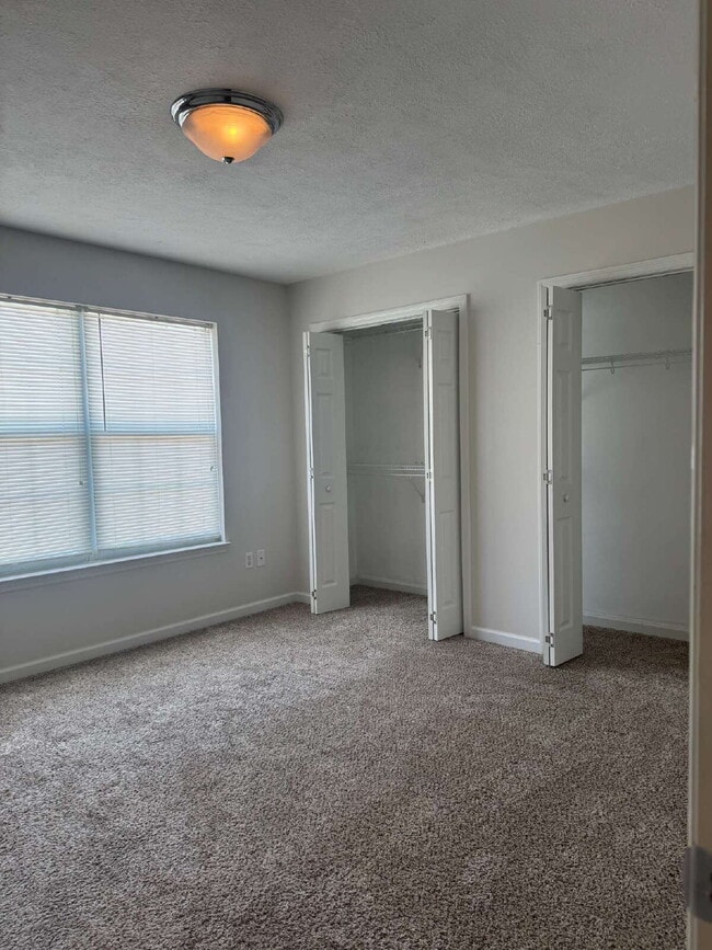 Foto del edificio - "Coastal Comfort Awaits: Charming 2-Bed, 2-Bath Townhouse on Catherine Street!"