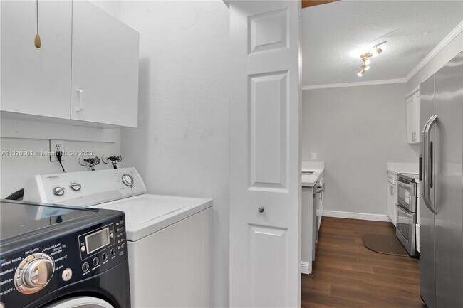 Foto del edificio - 3881 NW 110th Ave