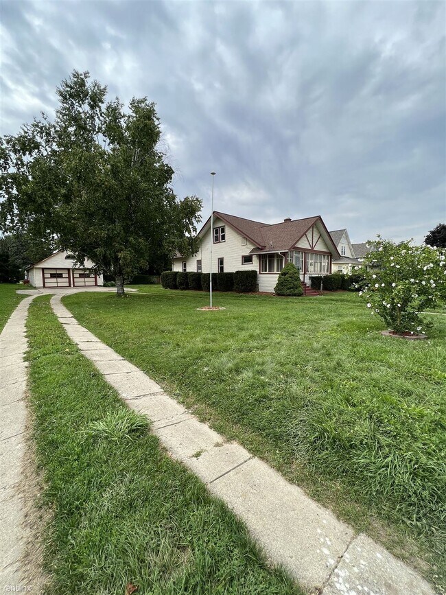 4 br, 1.5 bath House 3194 Main St House Rental in Marlette, MI