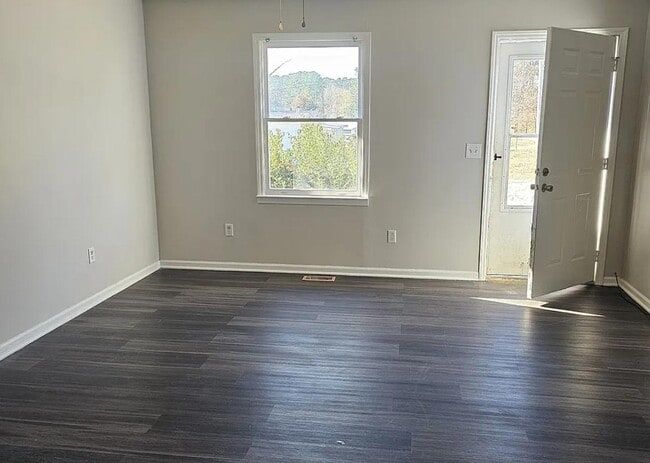 Building Photo - 203 Rainbow Row Dr