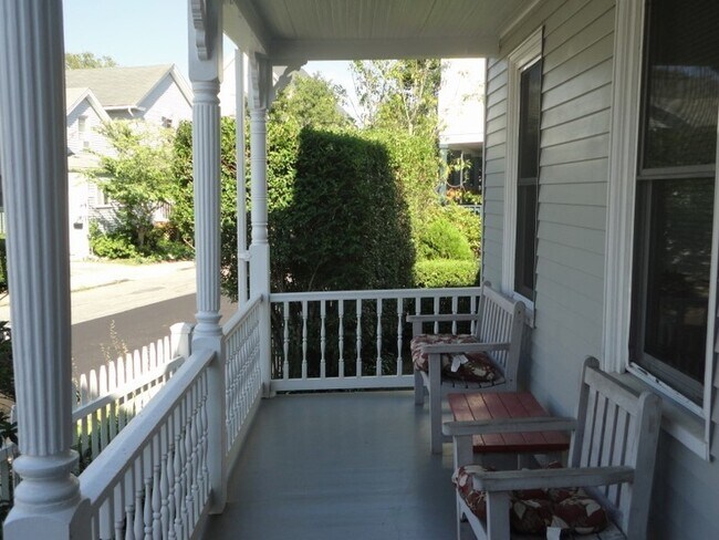 Photo - 39 E Bowery St House