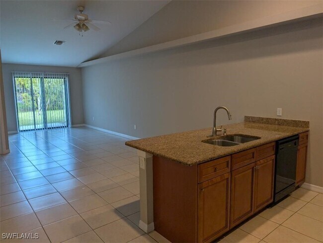 Foto del edificio - 3722 SE 9th Pl