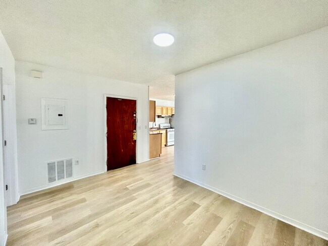 Building Photo - 618 Elizabeth Ave