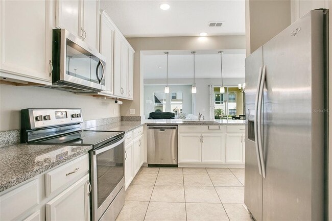 Building Photo - 13540 Fountainbleau Dr