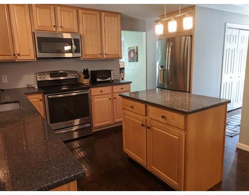 Foto del edificio - 10 Semple Village Rd