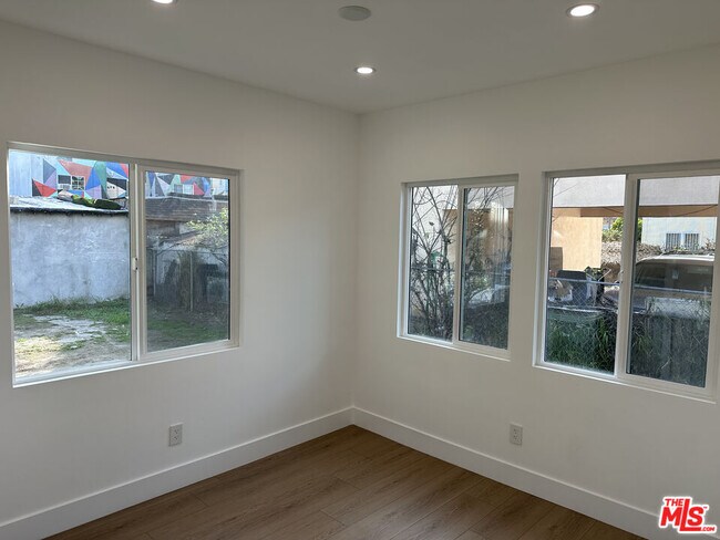 Building Photo - 1864 W 25th St