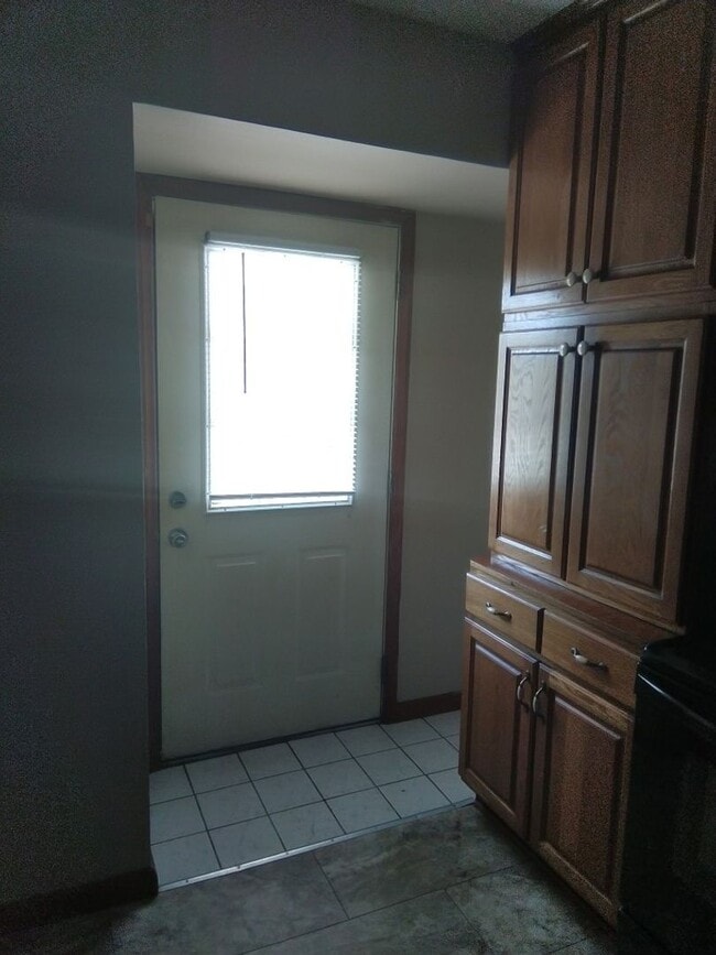 Building Photo - 614 Drypoint Ln