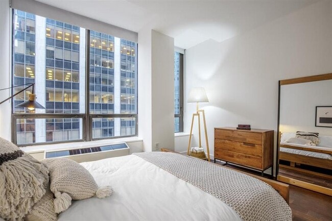 Building Photo - 2 bedroom in NEW YORK NY 10005