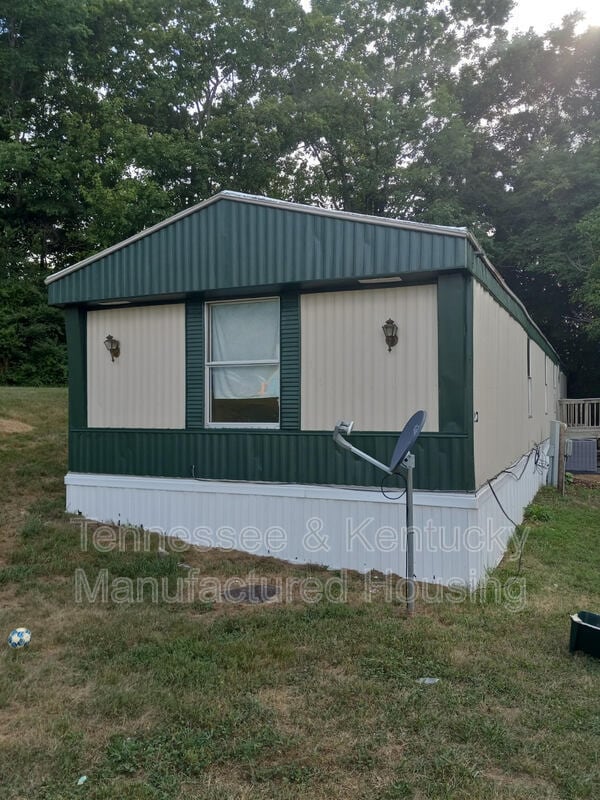 Building Photo - 220 Eller Dr